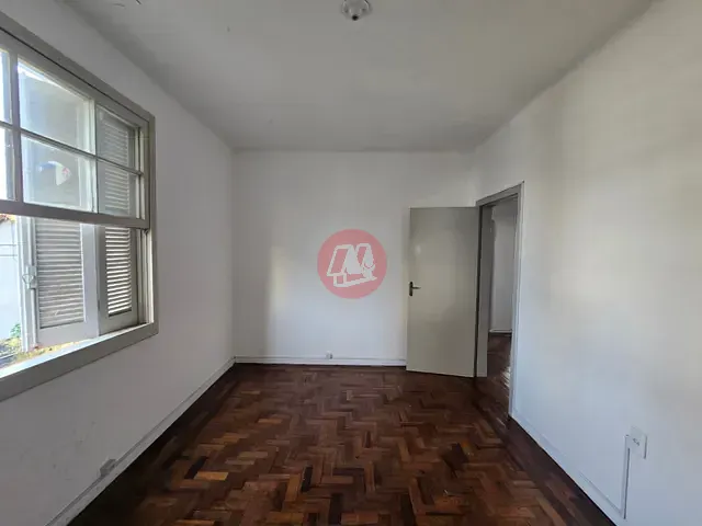 Apartamento com 80m² 2 quartos e 1 banheiro, para alugar, no bairro Menino Deus em Porto Alegre