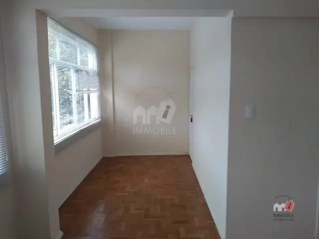 Apartamento 3 quartos e 1 banheiro, à venda, no bairro Duchas em Petrópolis