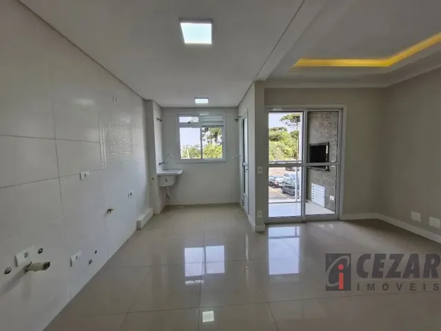 Apartamento 3 quartos e 2 banheiros, para alugar, no bairro Uberaba em Curitiba