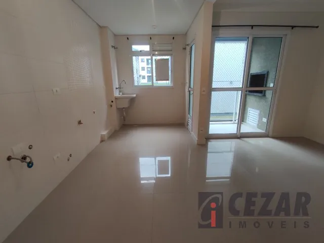 Apartamento 3 quartos e 2 banheiros, à venda ou para alugar, no bairro Uberaba em Curitiba