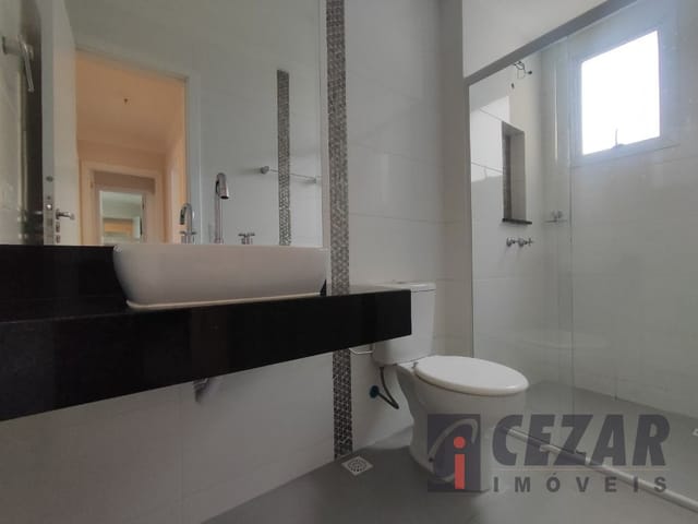 Apartamento 3 quartos e 2 banheiros, à venda ou para alugar, no bairro Uberaba em Curitiba