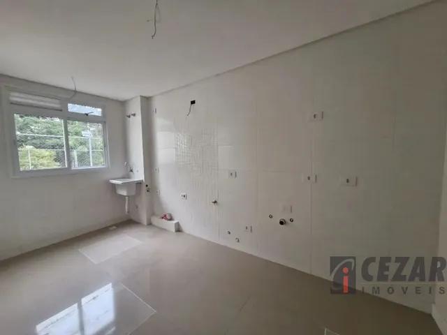 Apartamento 3 quartos e 2 banheiros, para alugar, no bairro Uberaba em Curitiba