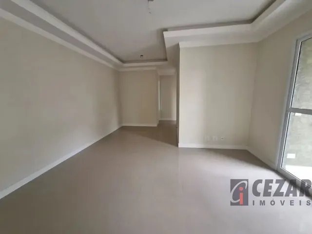 Apartamento 3 quartos e 2 banheiros, para alugar, no bairro Uberaba em Curitiba