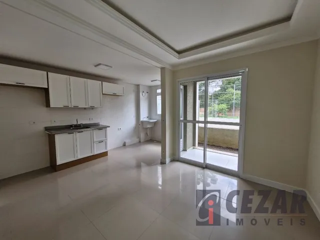 Apartamento 2 quartos e 2 banheiros, para alugar, no bairro Uberaba em Curitiba