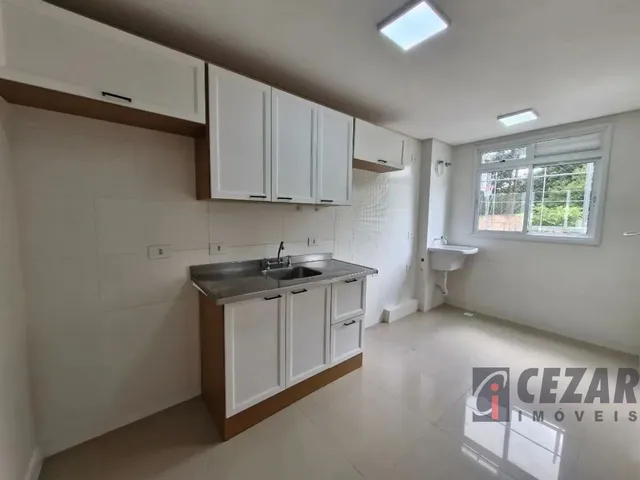 Apartamento 2 quartos e 2 banheiros, para alugar, no bairro Uberaba em Curitiba