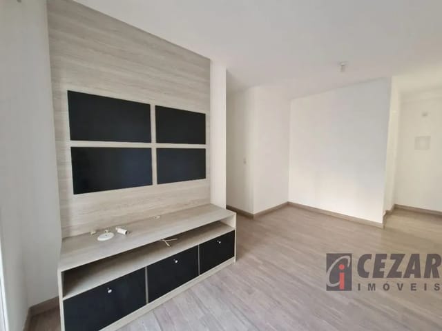 Apartamento 2 quartos e 2 banheiros, para alugar, no bairro Tingui em Curitiba
