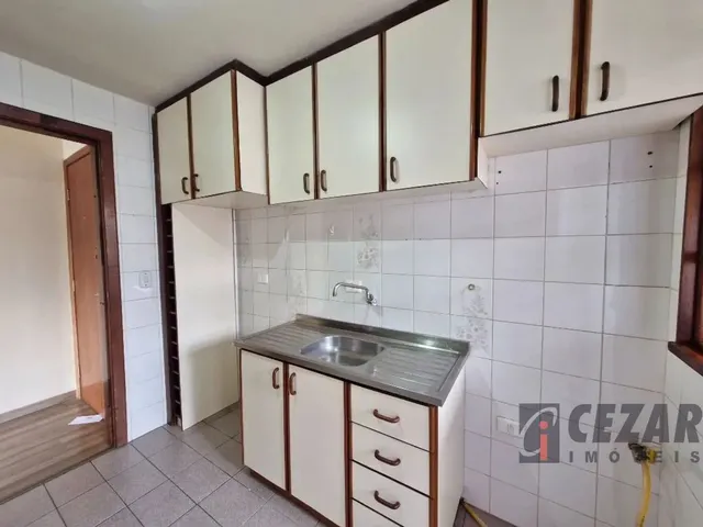 Apartamento 3 quartos e 1 banheiro, para alugar, no bairro Pinheirinho em Curitiba