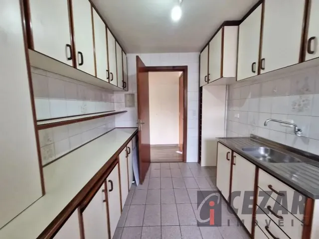 Apartamento 3 quartos e 1 banheiro, à venda, no bairro Pinheirinho em Curitiba