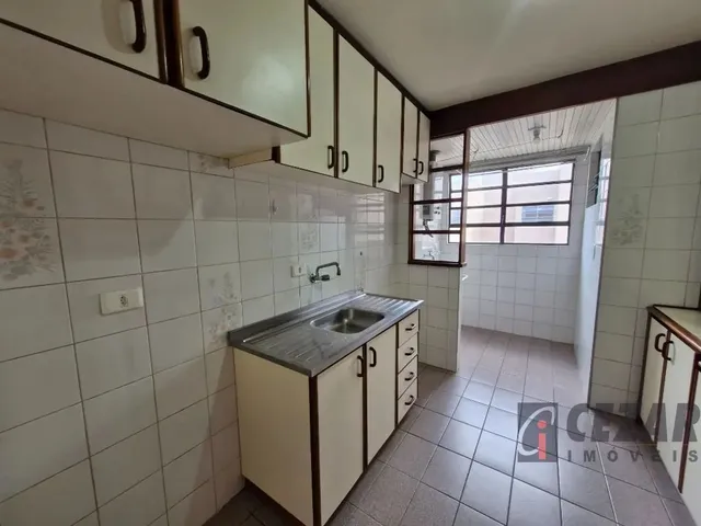 Apartamento 3 quartos e 1 banheiro, para alugar, no bairro Pinheirinho em Curitiba