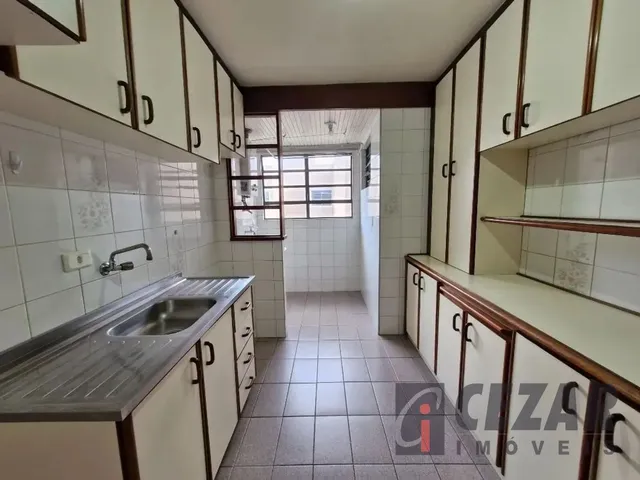 Apartamento 3 quartos e 1 banheiro, à venda, no bairro Pinheirinho em Curitiba