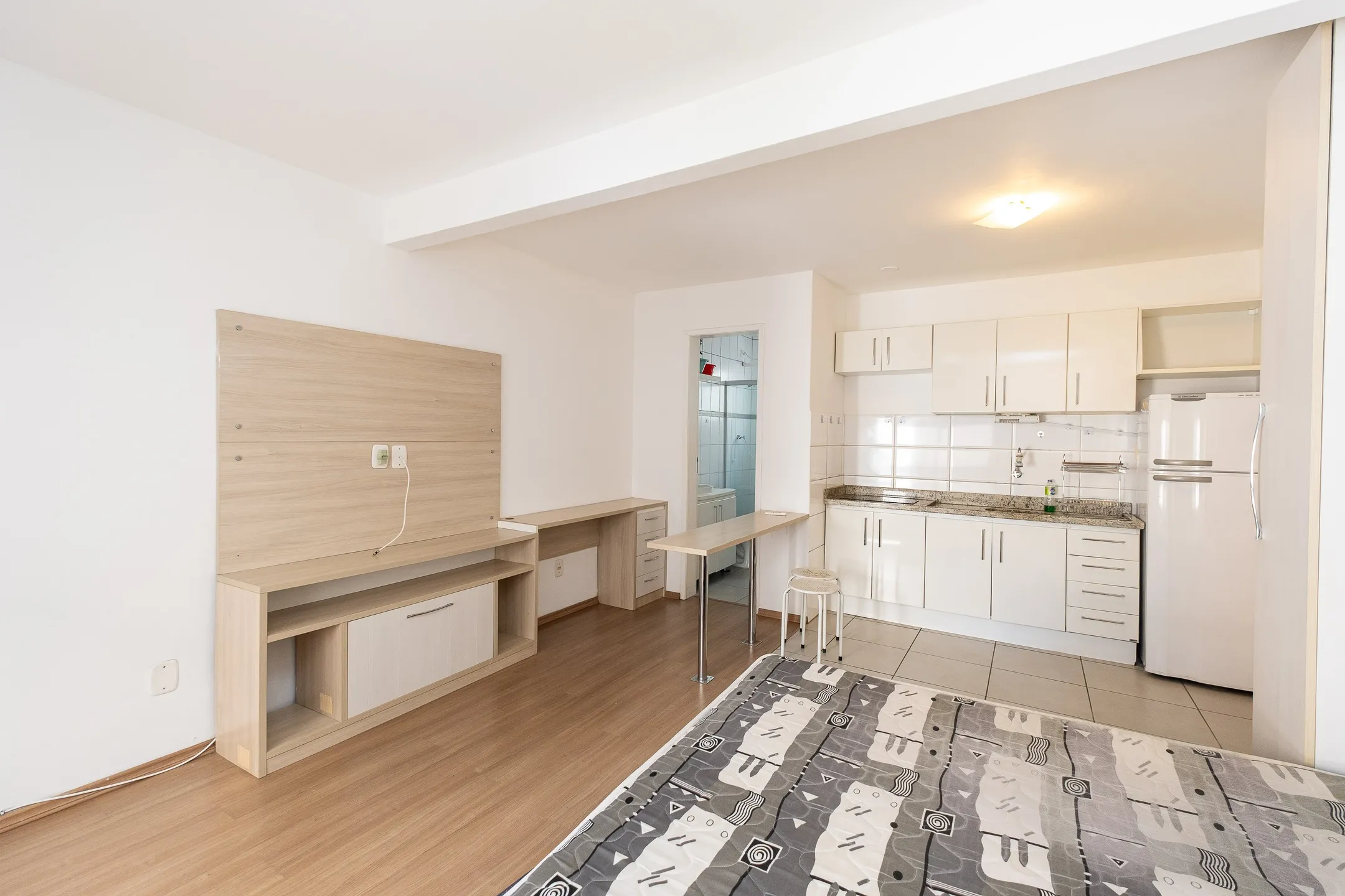 Apartamento Mobiliado para Locação no Centro de Pelotas: Praticidade, Conforto e Excelente Localização