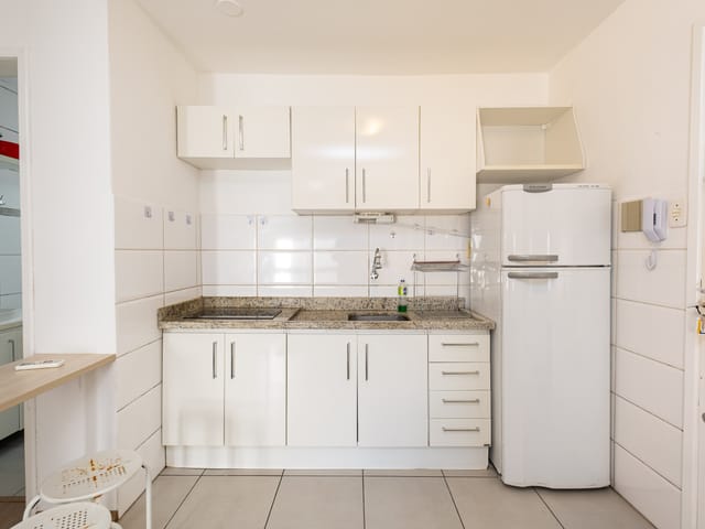 Apartamento 1 quarto e 1 banheiro, para alugar, no bairro Centro em Pelotas