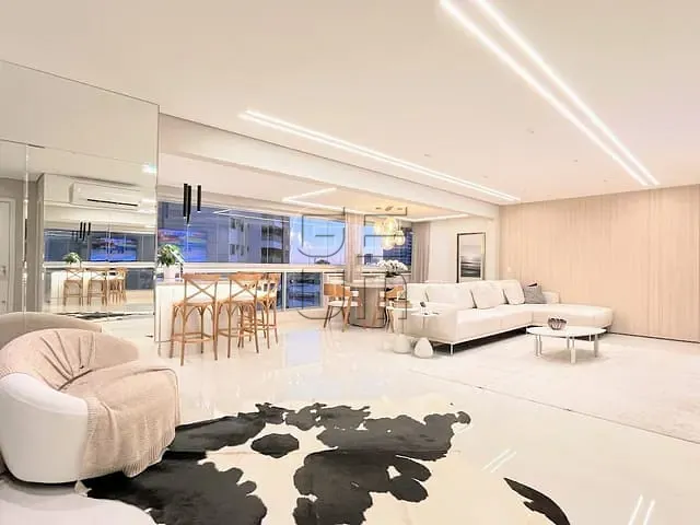 Apartamento com 249m² 3 quartos e 5 banheiros, à venda, no bairro Gleba Fazenda Palhano em Londrina