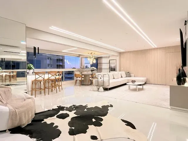 Apartamento com 249m² 3 quartos e 5 banheiros, à venda, no bairro Gleba Fazenda Palhano em Londrina