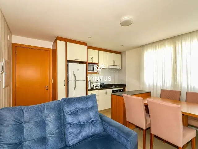 Apartamento 1 quarto e 1 banheiro, para alugar, no bairro Centro em Curitiba