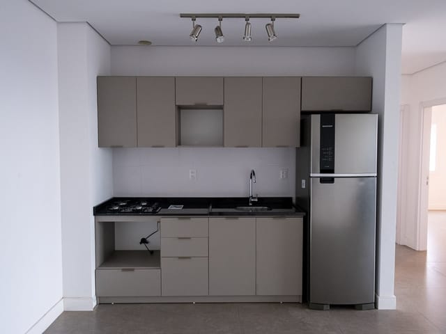 Apartamento 2 quartos e 2 banheiros, para alugar, no bairro Centro em Pelotas