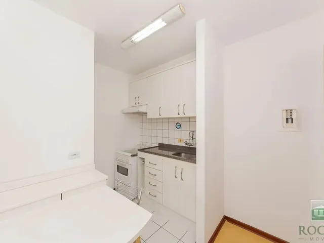 Apartamento 1 quarto e 1 banheiro, para alugar, no bairro São Francisco em Curitiba