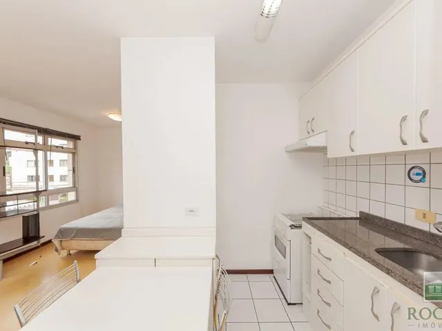 Apartamento 1 quarto e 1 banheiro, para alugar, no bairro São Francisco em Curitiba