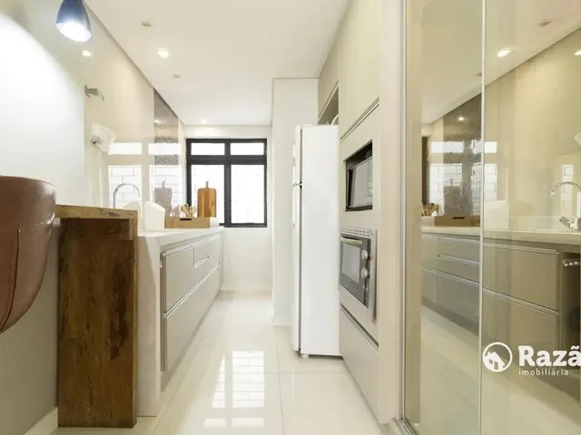 Apartamento 3 quartos e 2 banheiros, para alugar, no bairro Água Verde em Curitiba
