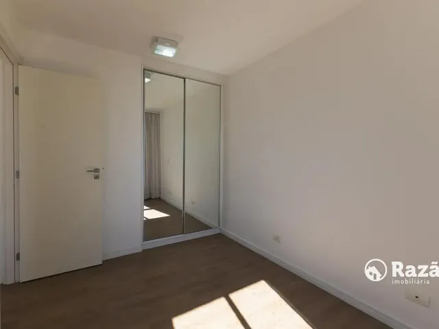 Apartamento 2 quartos e 1 banheiro, para alugar, no bairro Centro em Curitiba