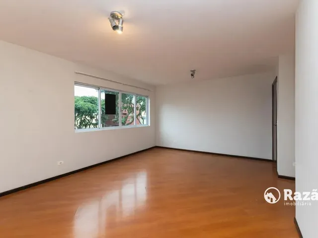 Apartamento 3 quartos e 2 banheiros, para alugar, no bairro Jardim Botânico em Curitiba