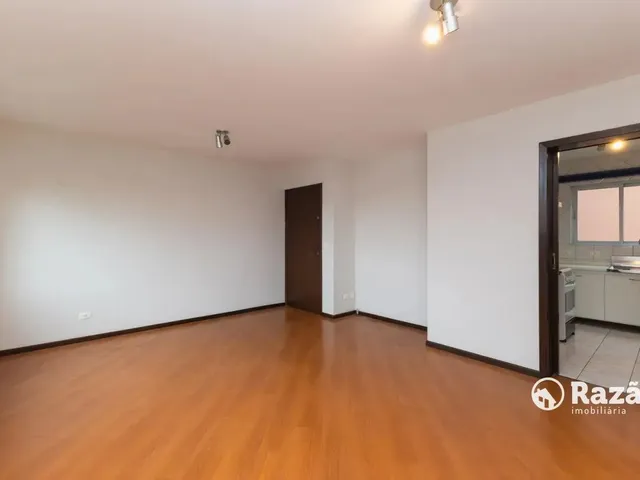 Apartamento 3 quartos e 2 banheiros, para alugar, no bairro Jardim Botânico em Curitiba