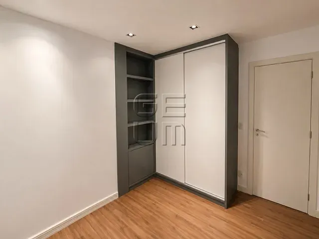 Apartamento 3 quartos e 5 banheiros, para alugar, no bairro Santa Rosa em Londrina