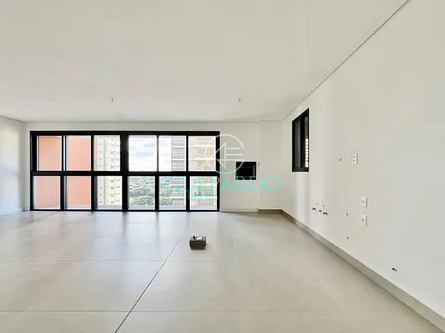 Apartamento com 271m² 3 quartos e 3 banheiros, à venda, no bairro Gleba Fazenda Palhano em Londrina