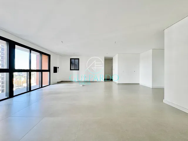 Apartamento com 271m² 3 quartos e 3 banheiros, à venda, no bairro Gleba Fazenda Palhano em Londrina