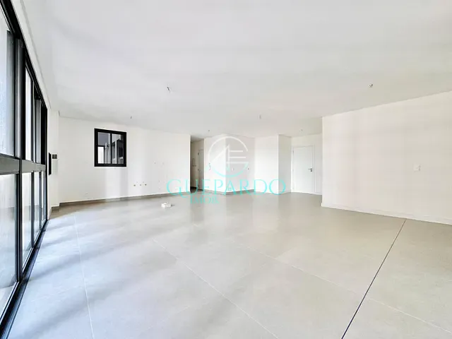 Apartamento com 271m² 3 quartos e 3 banheiros, à venda, no bairro Gleba Fazenda Palhano em Londrina