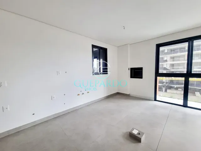 Apartamento com 271m² 3 quartos e 3 banheiros, à venda, no bairro Gleba Fazenda Palhano em Londrina