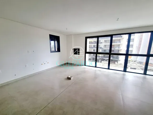 Apartamento com 271m² 3 quartos e 3 banheiros, à venda, no bairro Gleba Fazenda Palhano em Londrina
