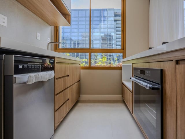 Apartamento 3 quartos e 5 banheiros, para alugar, no bairro Itaim Bibi em São Paulo