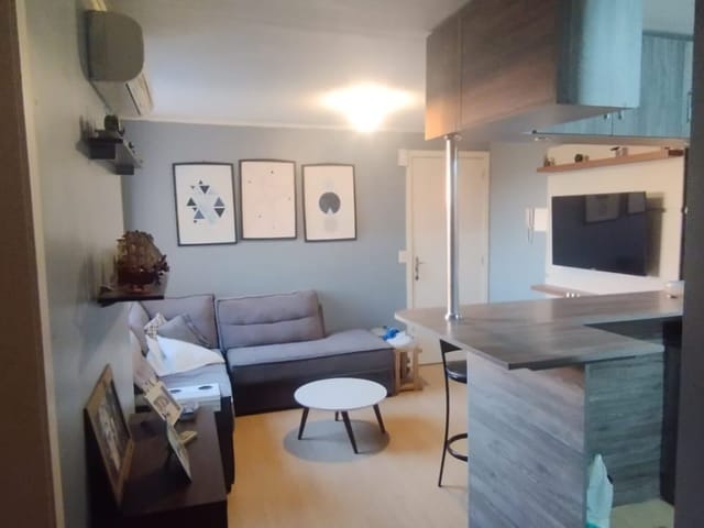 Apartamento com 47m² 2 quartos e 1 banheiro, à venda, no bairro Três Vendas em Pelotas