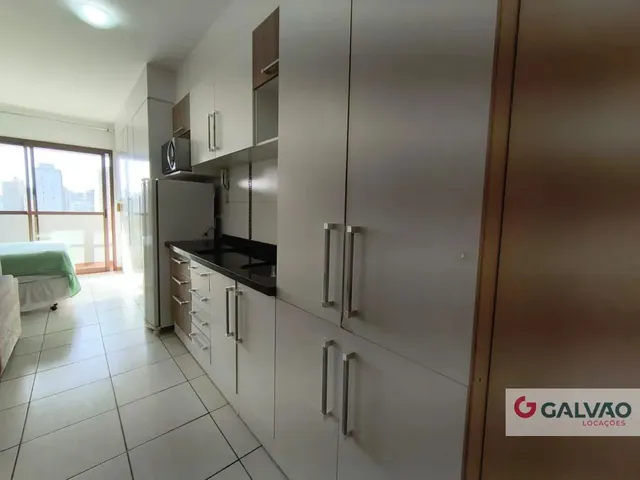 Apartamento 1 quarto e 1 banheiro, para alugar, no bairro Centro em Curitiba