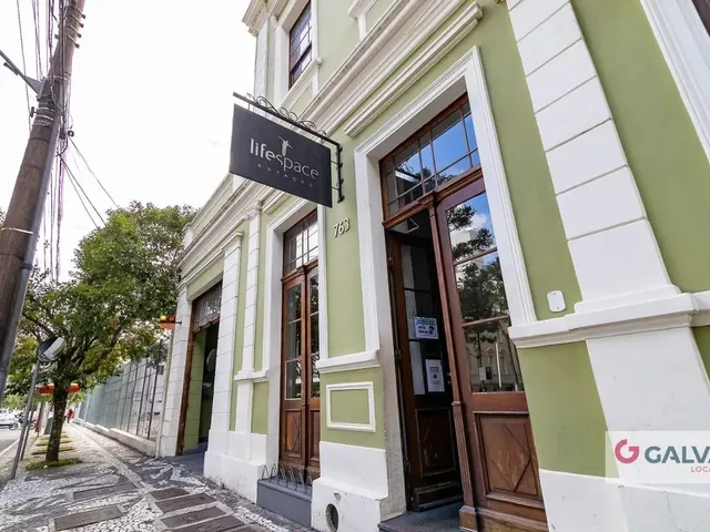 Apartamento 1 quarto e 1 banheiro, para alugar, no bairro Centro em Curitiba
