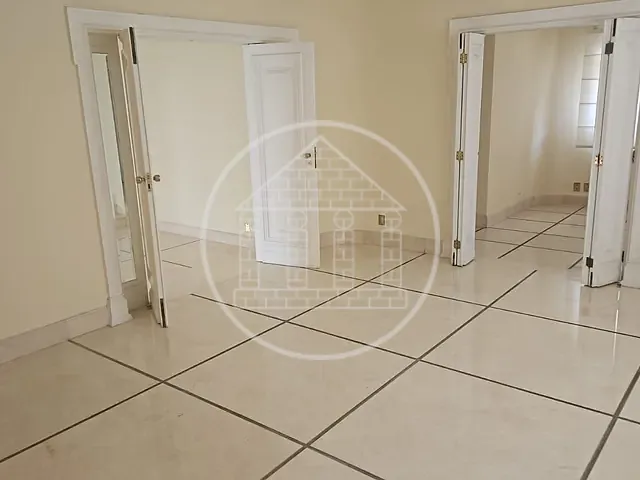 Apartamento à venda ou para alugar, no bairro Cerqueira César em São Paulo