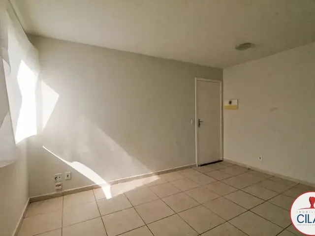 Apartamento 2 quartos e 1 banheiro, à venda, no bairro Santa Cândida em Curitiba