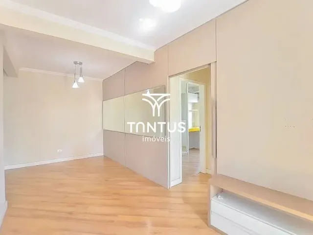 Apartamento 2 quartos e 2 banheiros, para alugar, no bairro Santa Quitéria em Curitiba