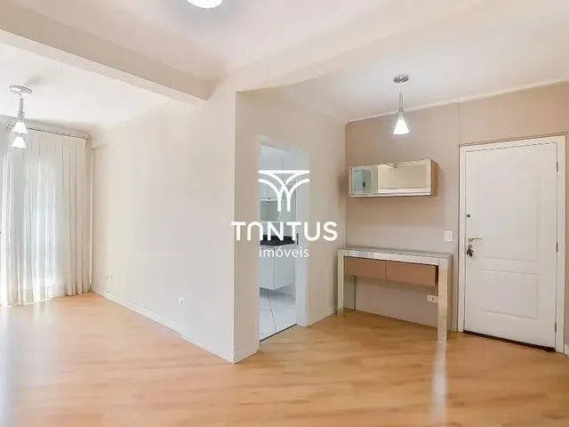 Apartamento 2 quartos e 2 banheiros, para alugar, no bairro Santa Quitéria em Curitiba