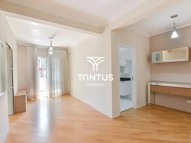 Apartamento 2 quartos e 2 banheiros, para alugar, no bairro Santa Quitéria em Curitiba