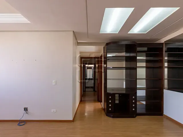 Apartamento com 147m² 3 quartos e 3 banheiros, à venda ou para alugar, no bairro Centro em Londrina