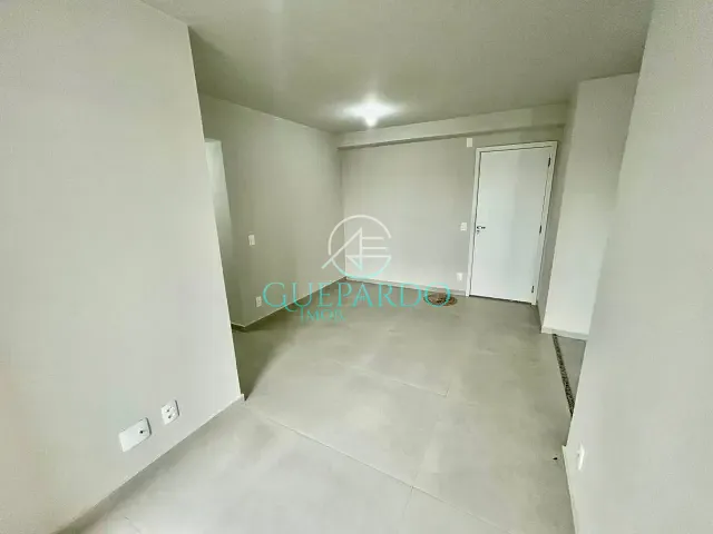 Apartamento com 85m² 2 quartos e 1 banheiro, para alugar, no bairro Gleba Fazenda Palhano em Londrina