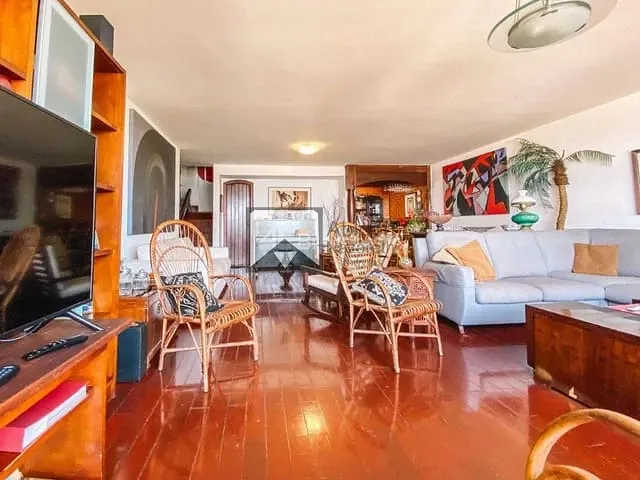 Apartamento com 200m² 3 quartos e 1 banheiro, à venda, no bairro Icaraí em Niterói