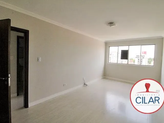 Apartamento 2 quartos e 1 banheiro, para alugar, no bairro Água Verde em Curitiba