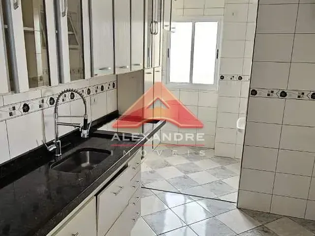 Apartamento com 76m² 3 quartos e 1 banheiro, para alugar, no bairro Vila Industrial em São José Dos Campos