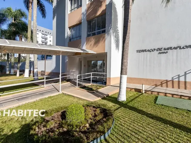 Apartamento 2 quartos e 1 banheiro, à venda, no bairro Agua Verde em Curitiba