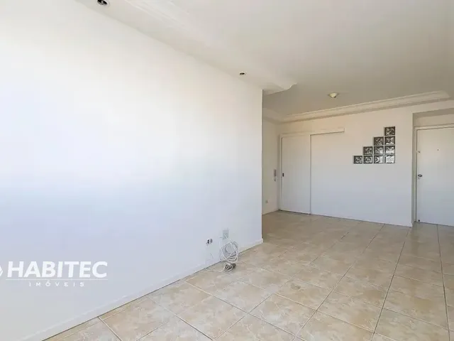 Apartamento 3 quartos e 2 banheiros, à venda, no bairro Cristo Rei em Curitiba