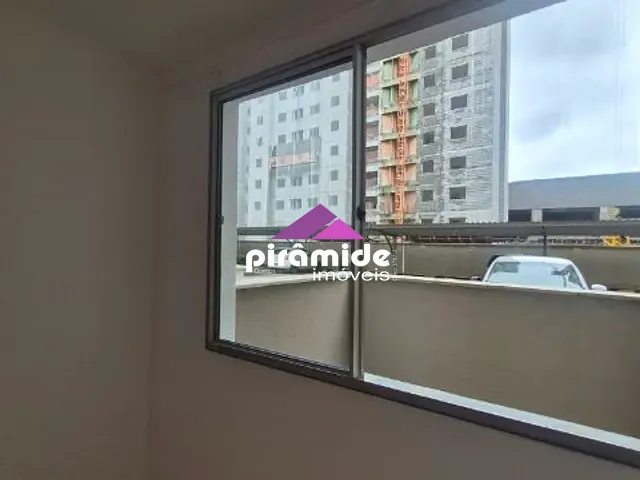 Apartamento com 45m² 1 quarto e 1 banheiro, para alugar, no bairro Parque Industrial em Rua José Cobra