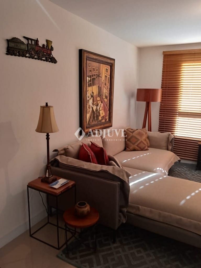 Apartamento à venda com 1 quarto, 45m² - Foto 2